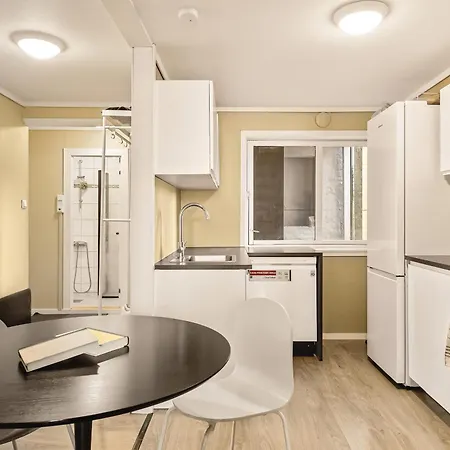Apartment Center With Balcony *